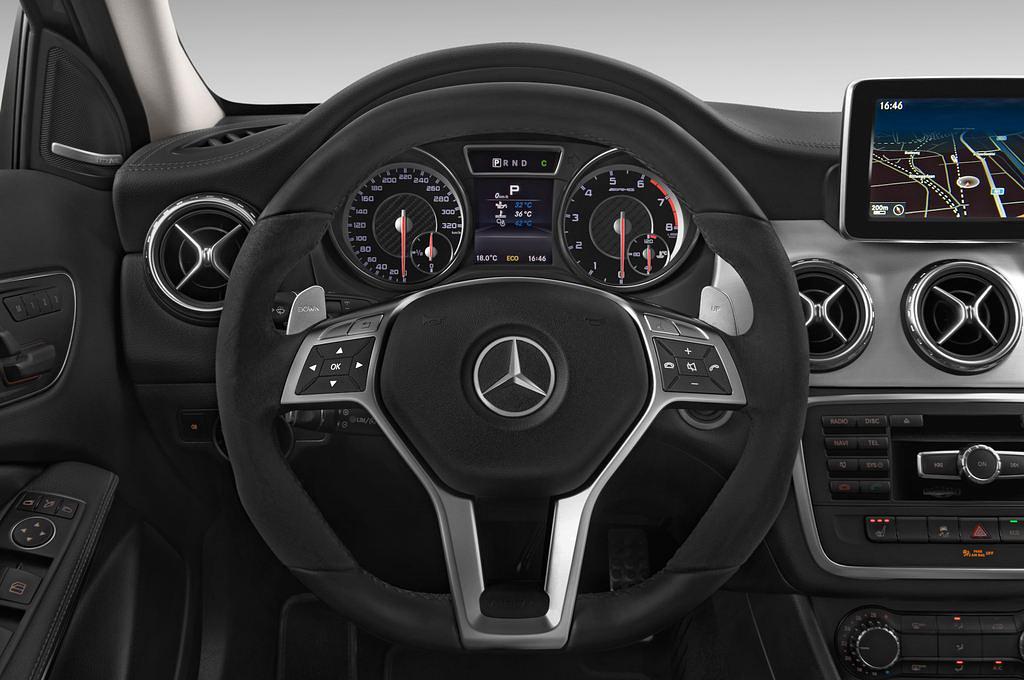 Mercedes GLA (Baujahr 2015) AMG 5 Türen Lenkrad