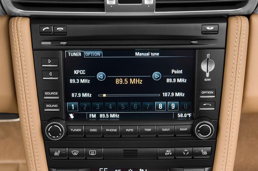 Porsche 911 (Baujahr 2010) Carrera 4S 2 Türen Radio und Infotainmentsystem