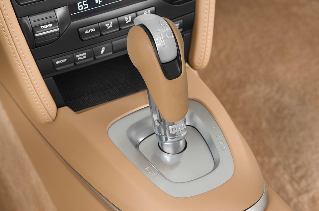 Porsche 911 (Baujahr 2010) Carrera 4S 2 Türen Schalthebel