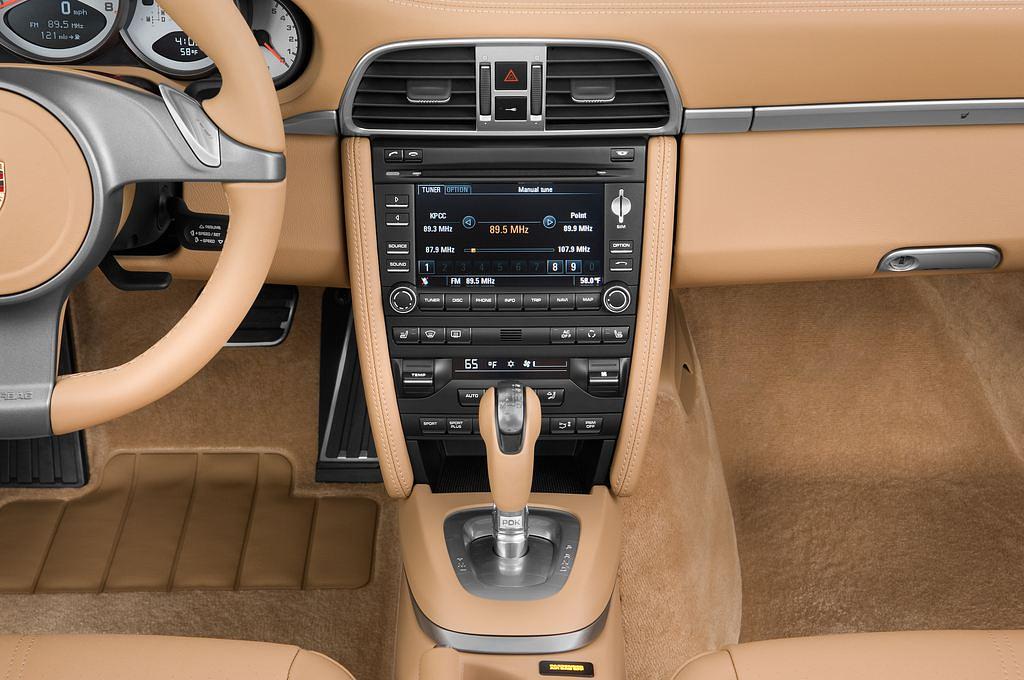 Porsche 911 (Baujahr 2010) Carrera 4S 2 Türen Mittelkonsole