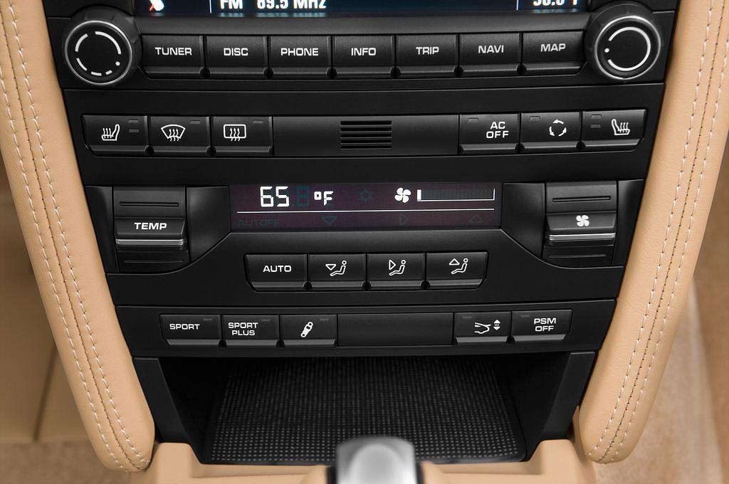 Porsche 911 (Baujahr 2010) Carrera 4S 2 Türen Temperatur und Klimaanlage
