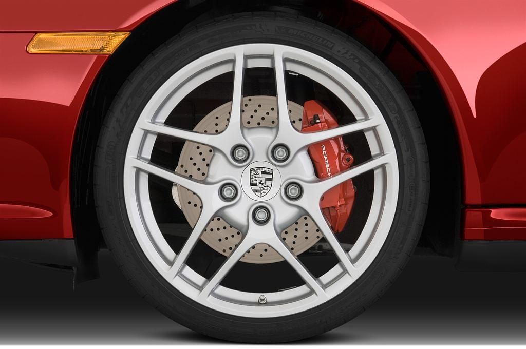 Porsche 911 (Baujahr 2010) Carrera 4S 2 Türen Reifen und Felge