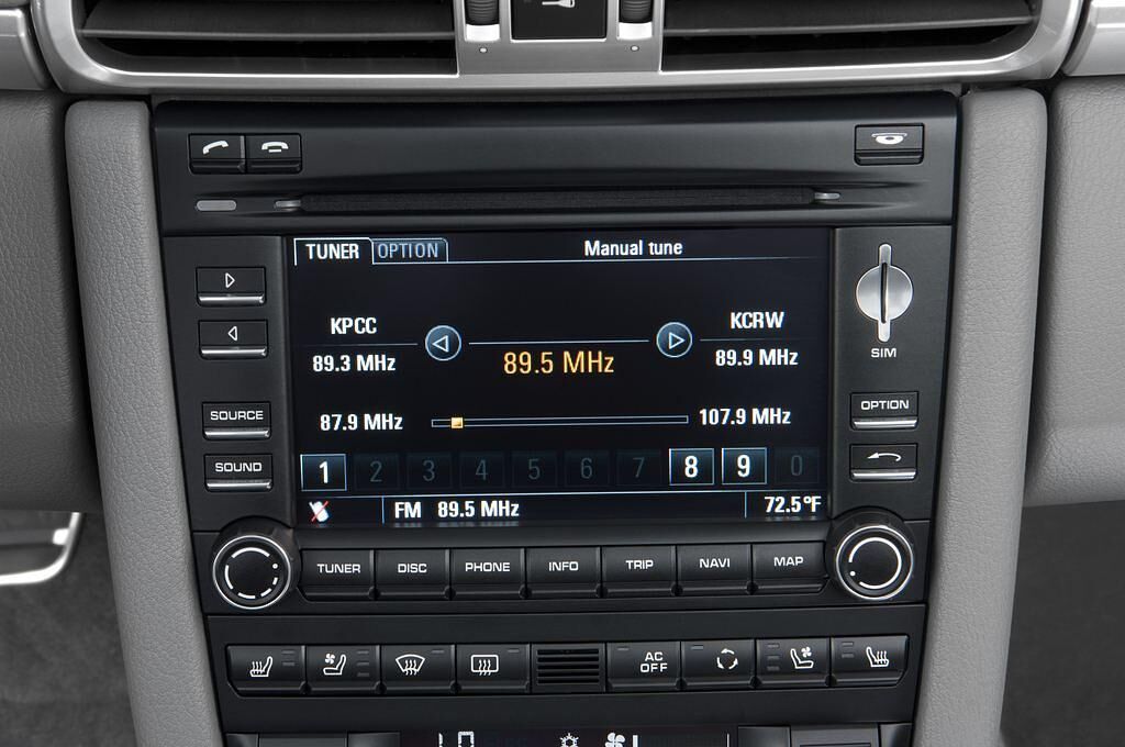 Porsche 911 (Baujahr 2010) Carrera S 2 Türen Radio und Infotainmentsystem