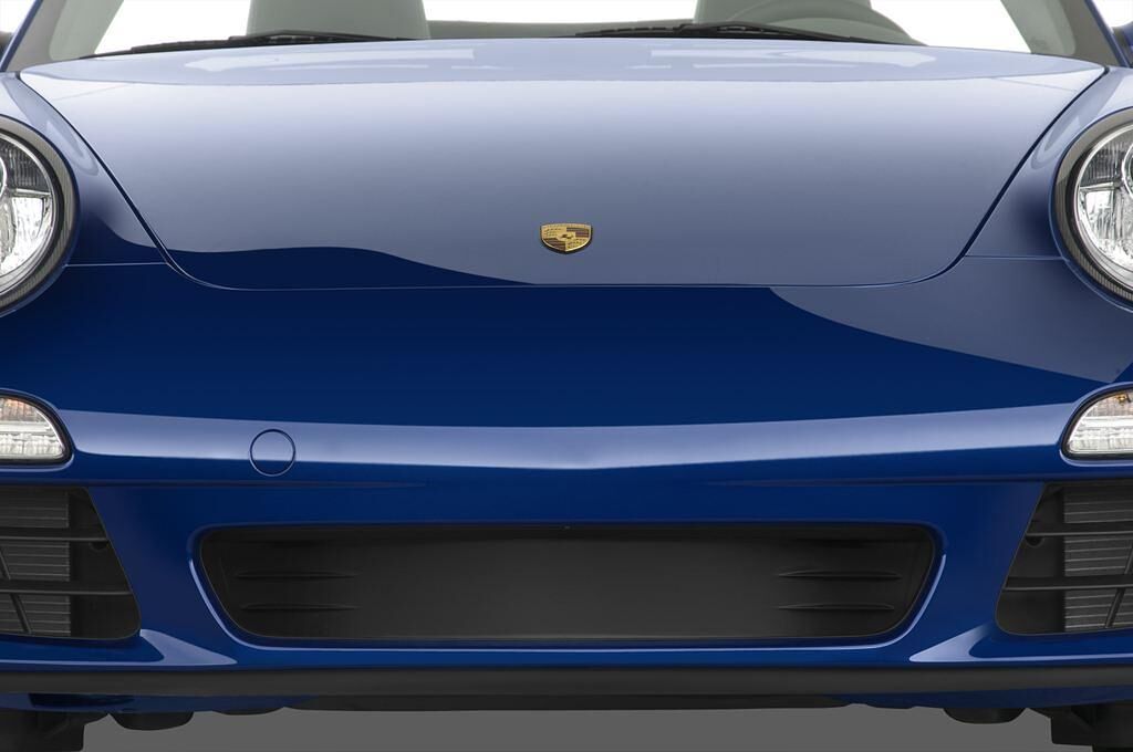 Porsche 911 (Baujahr 2010) Carrera S 2 Türen Kühlergrill und Scheinwerfer