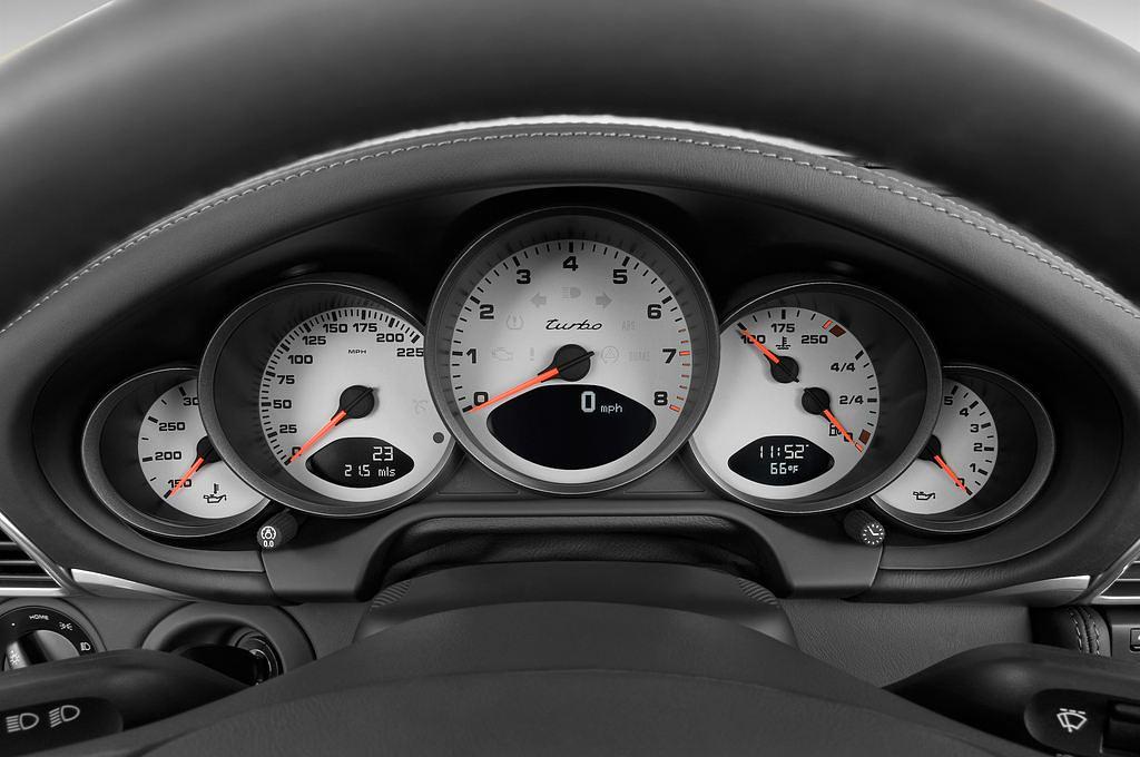 Porsche 911 (Baujahr 2010) Turbo Cabriolet 2 Türen Tacho und Fahrerinstrumente