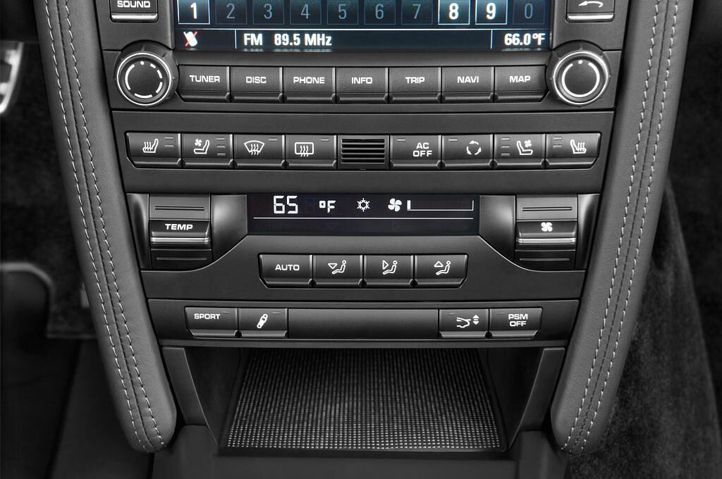 Porsche 911 (Baujahr 2010) Turbo Cabriolet 2 Türen Temperatur und Klimaanlage