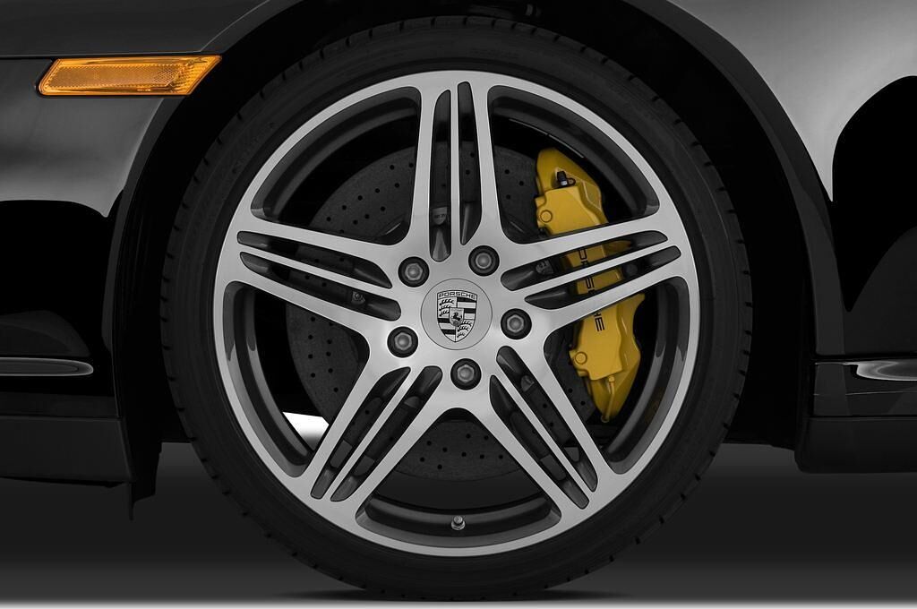 Porsche 911 (Baujahr 2010) Turbo Cabriolet 2 Türen Reifen und Felge