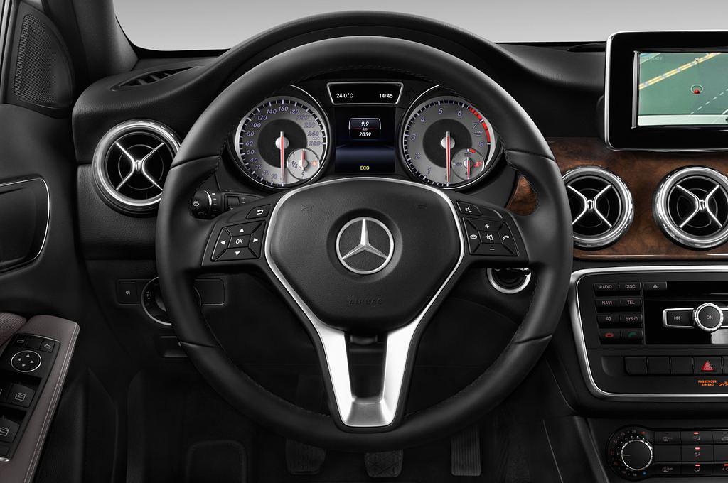 Mercedes GLA (Baujahr 2014) STYLE 5 Türen Lenkrad