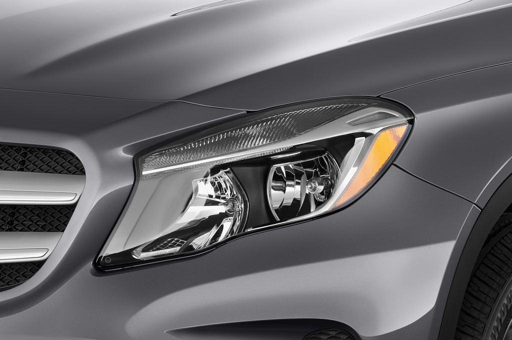 Mercedes GLA (Baujahr 2016) Urban 5 Türen Scheinwerfer