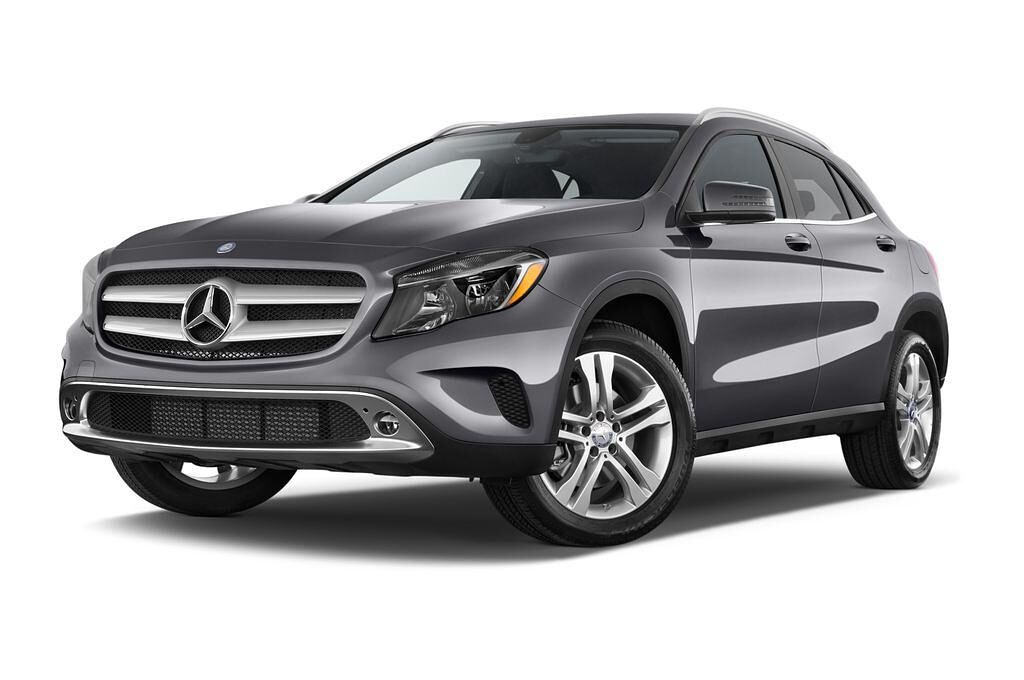 Mercedes GLA (Baujahr 2016) Urban 5 Türen seitlich vorne mit Felge