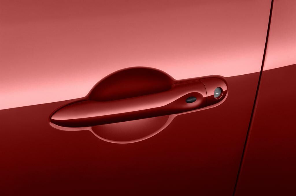 Renault Clio (Baujahr 2012) Dynamique 5 Türen Türgriff