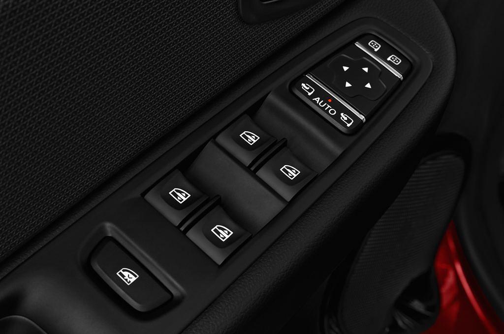 Renault Clio 5-Turer (Baujahr 2017) Intens 5 Türen Bedienungselemente Tür