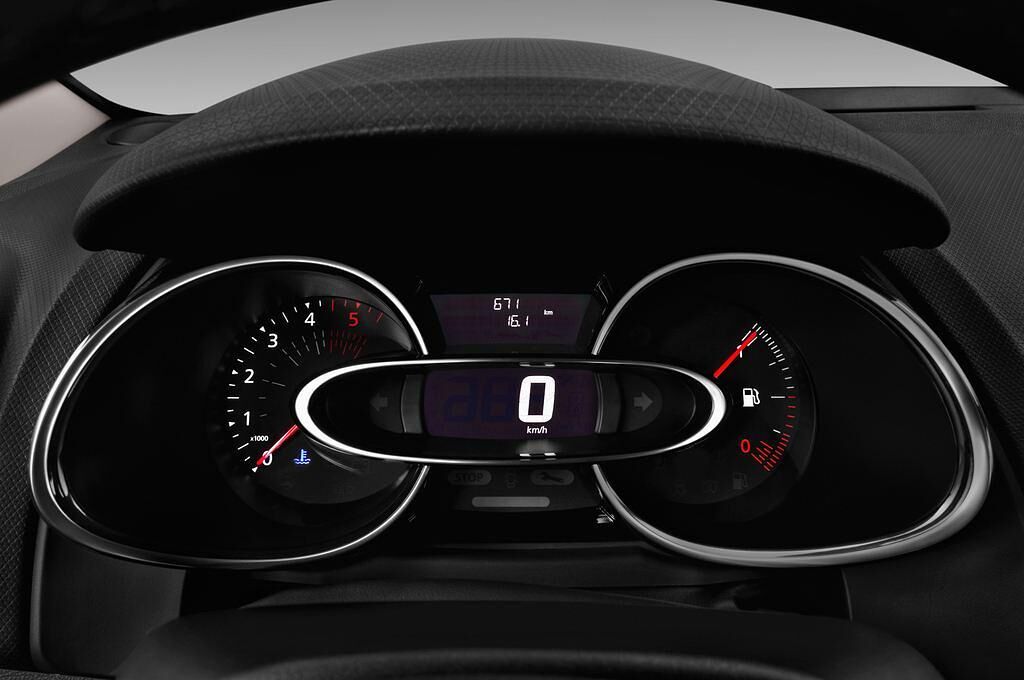 Renault Clio 5-Turer (Baujahr 2017) Intens 5 Türen Tacho und Fahrerinstrumente