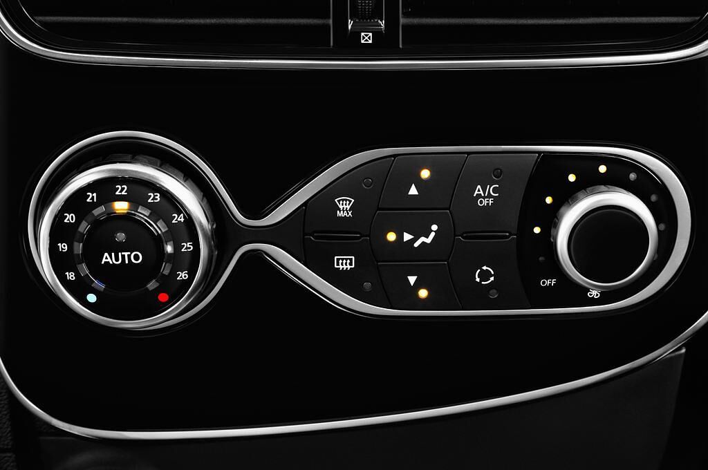 Renault Clio 5-Turer (Baujahr 2017) Intens 5 Türen Temperatur und Klimaanlage