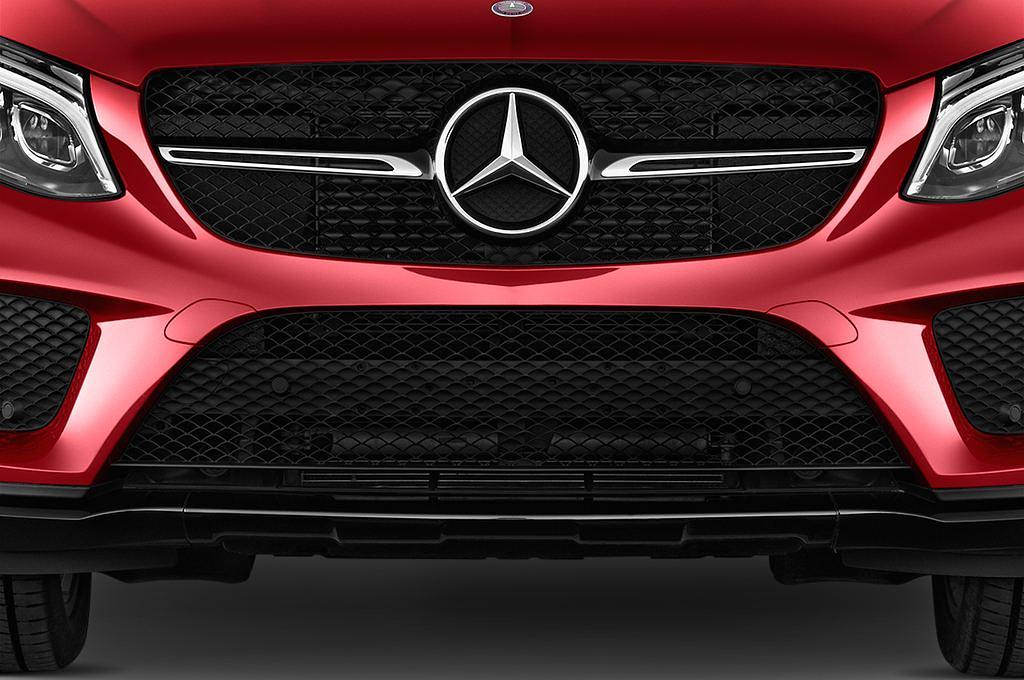 Mercedes GLE Coupe (Baujahr 2016) - 5 Türen Kühlergrill und Scheinwerfer