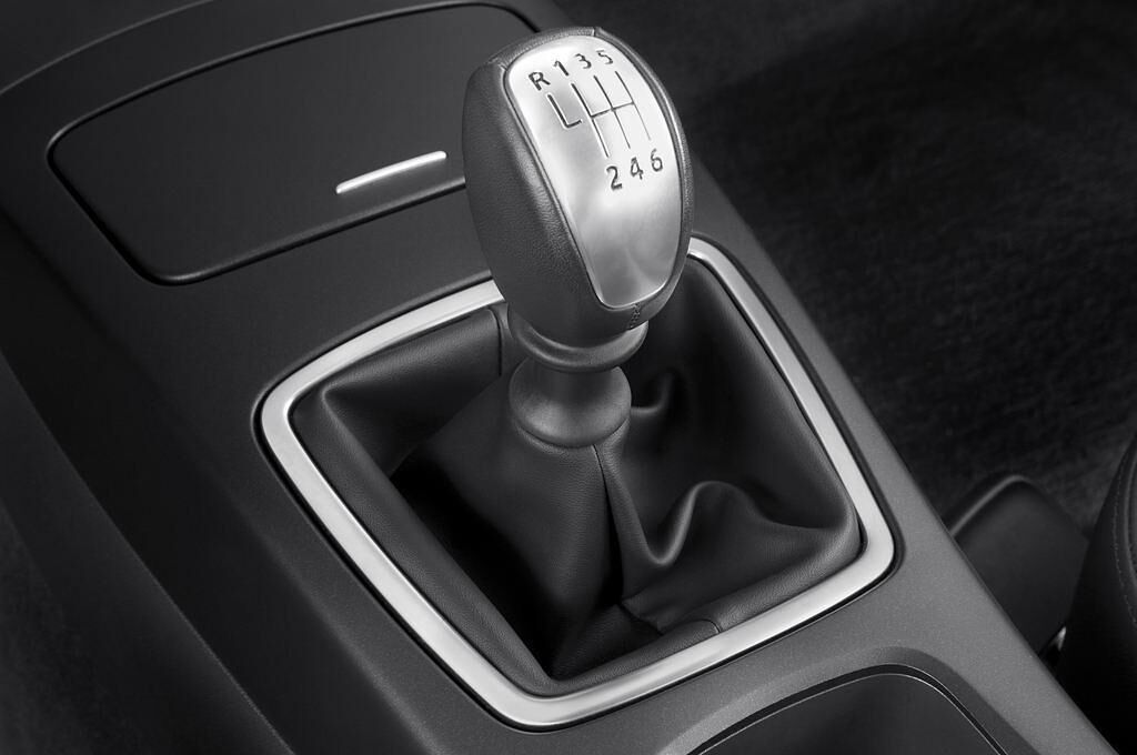 Renault Laguna (Baujahr 2010) Privilï¿½ge 5 Türen Schalthebel