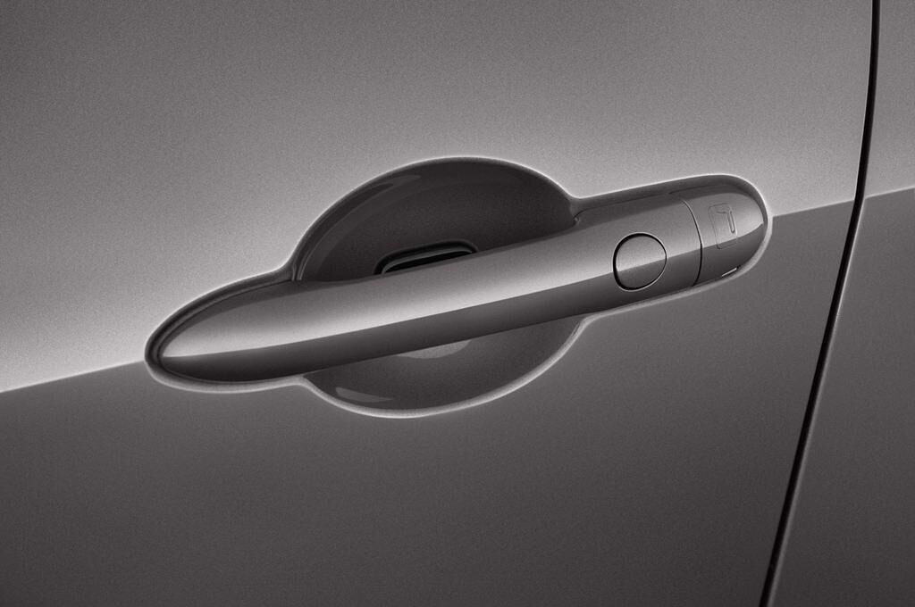 Renault Laguna (Baujahr 2010) Privilï¿½ge 5 Türen Türgriff