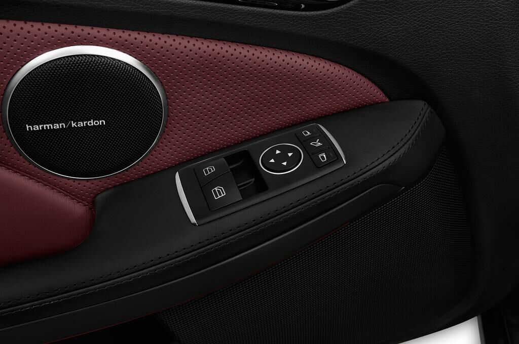 Mercedes SLC (Baujahr 2018) - 2 Türen Bedienungselemente Tür