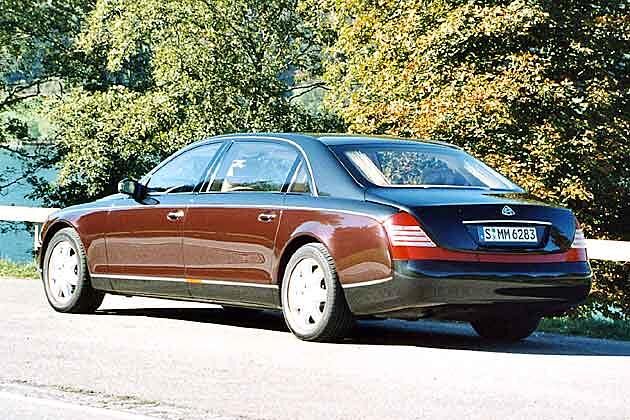 Es werden insgesamt 17 Außenfarben angeboten, die zweifarbig kombiniert werden können.