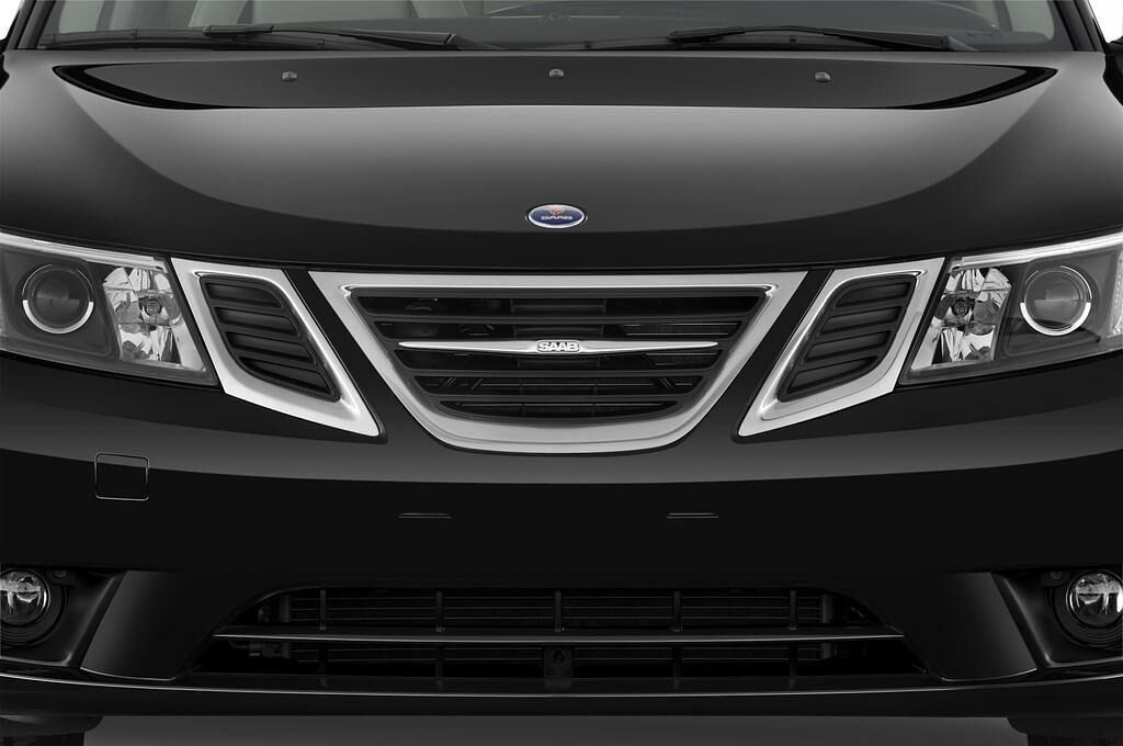 Saab 93 (Baujahr 2010) Vector 4 Türen Kühlergrill und Scheinwerfer