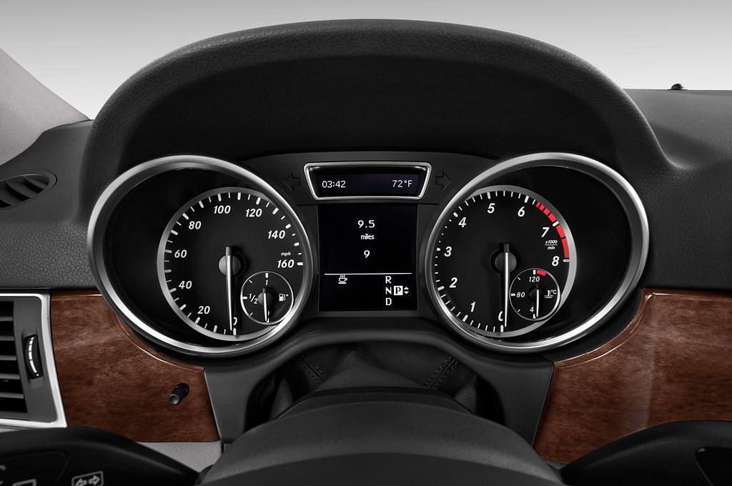 Mercedes M-Class (Baujahr 2012) - 5 Türen Tacho und Fahrerinstrumente