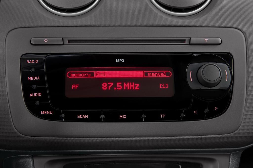 SEAT Ibiza (Baujahr 2011) FR 3 Türen Radio und Infotainmentsystem