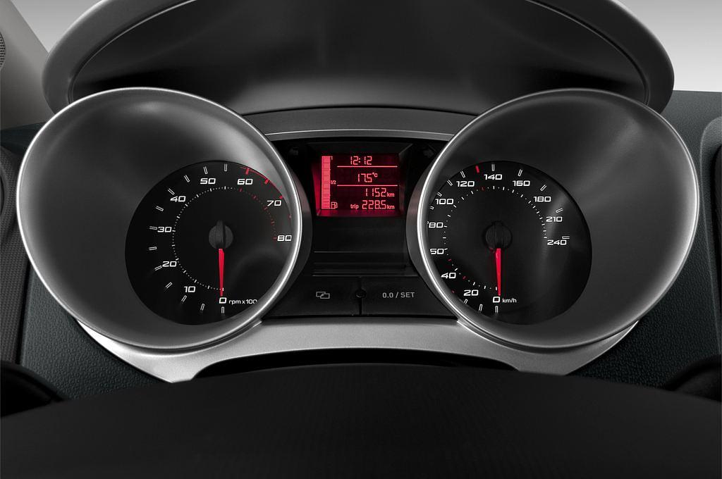 SEAT Ibiza (Baujahr 2011) FR 3 Türen Tacho und Fahrerinstrumente