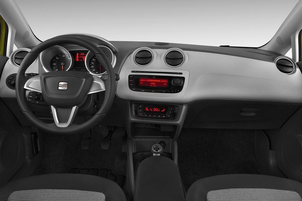 SEAT Ibiza (Baujahr 2011) Good Stuff 5 Türen Cockpit und Innenraum
