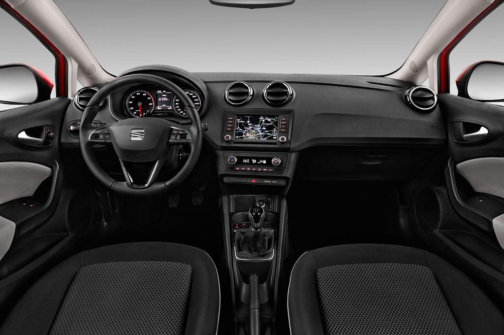 SEAT Ibiza (Baujahr 2016) Style 5 Türen Cockpit und Innenraum