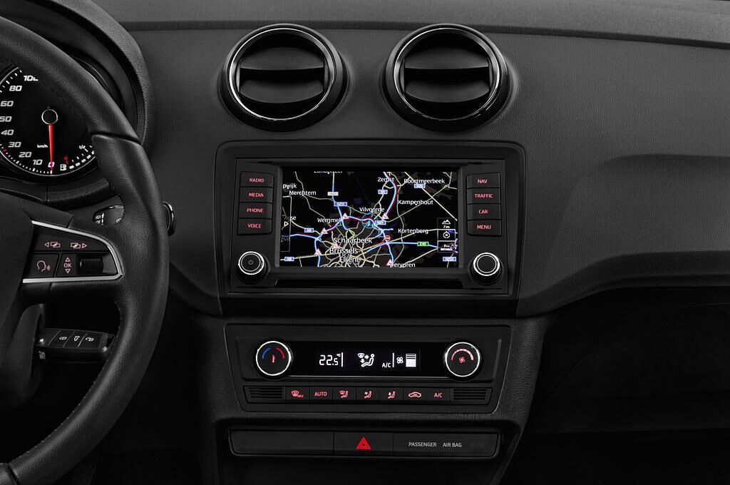 SEAT Ibiza (Baujahr 2016) Style 5 Türen Mittelkonsole