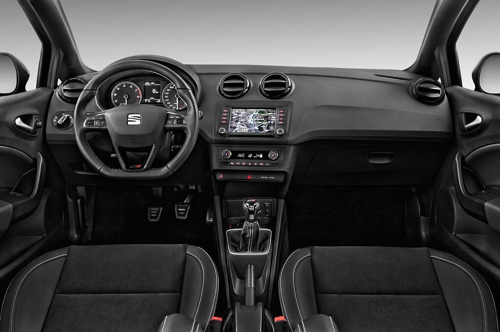SEAT Ibiza Cupra (Baujahr 2017) Cupra 3 Türen Cockpit und Innenraum