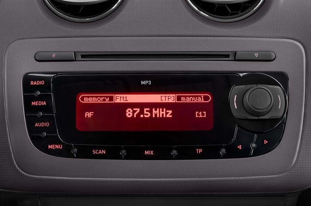 SEAT Ibiza SC (Baujahr 2013) Reference 3 Türen Radio und Infotainmentsystem