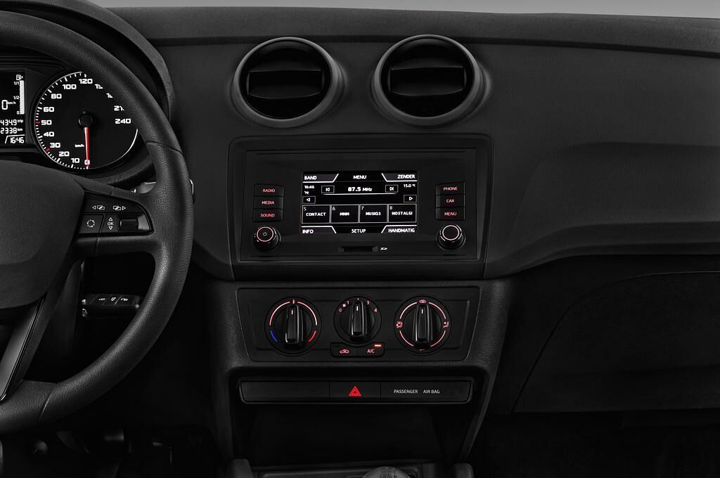 SEAT Ibiza SC (Baujahr 2016) Reference 3 Türen Mittelkonsole