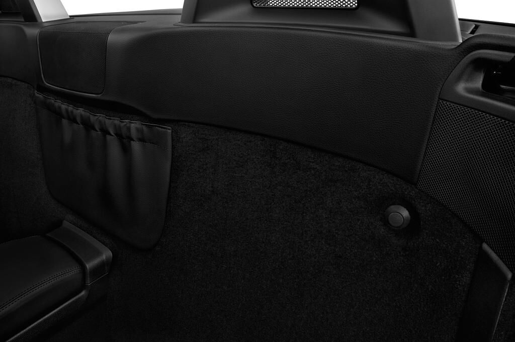 Mercedes SLC (Baujahr 2018) - 2 Türen Rücksitze