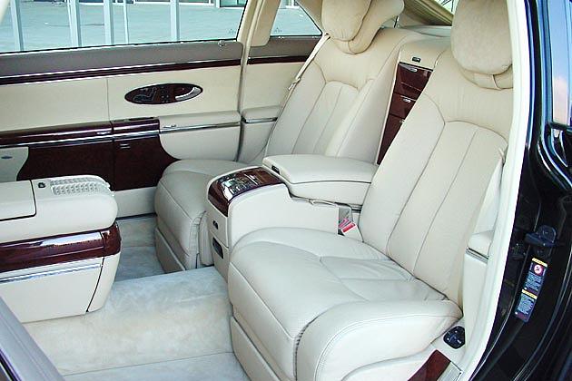 Der Fond des teuren Mobils ist ein wahrer Auto-Salon