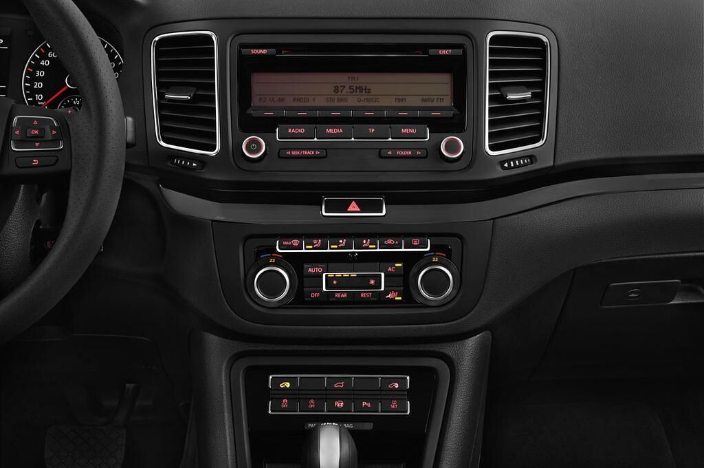 SEAT Alhambra (Baujahr 2013) Style 5 Türen Mittelkonsole