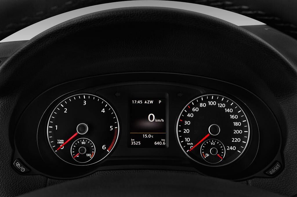 SEAT Alhambra (Baujahr 2016) Style Plus 5 Türen Tacho und Fahrerinstrumente