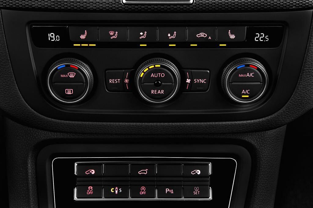 SEAT Alhambra (Baujahr 2016) Style Plus 5 Türen Temperatur und Klimaanlage