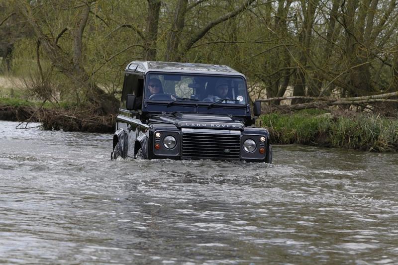 Land Rover Defender LXV 3