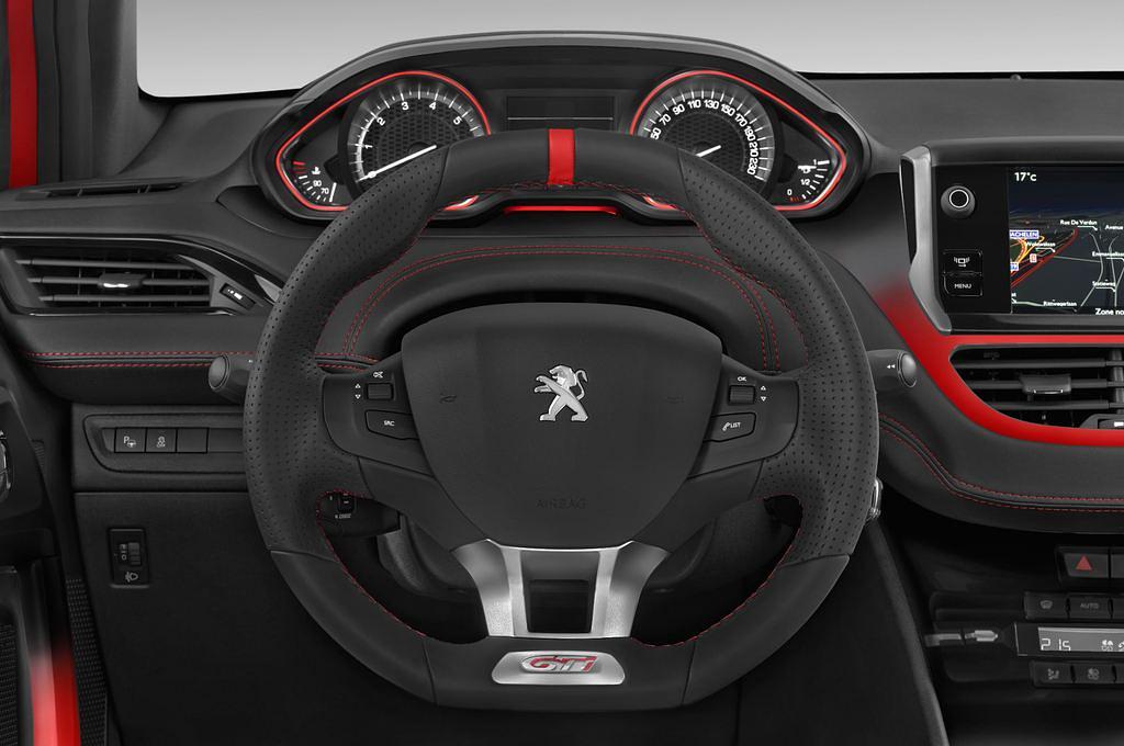 Peugeot 208 (Baujahr 2014) GTI 3 Türen Lenkrad