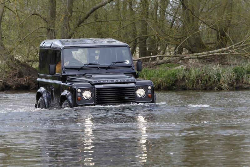 Land Rover Defender LXV 3
