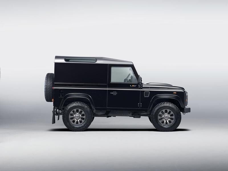Land Rover Defender LXV 3