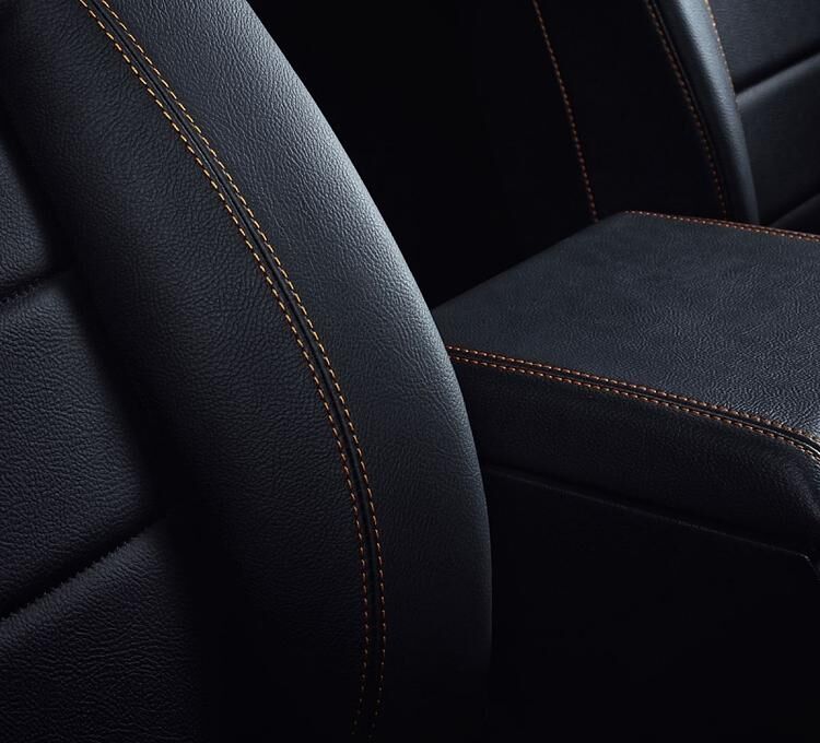 Land Rover Defender LXV 3