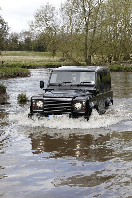 Land Rover Defender LXV 3