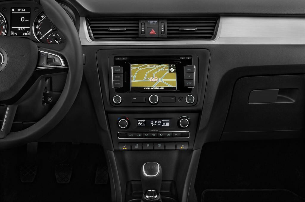 Skoda Rapid Spaceback (Baujahr 2014) Elegance 5 Türen Mittelkonsole