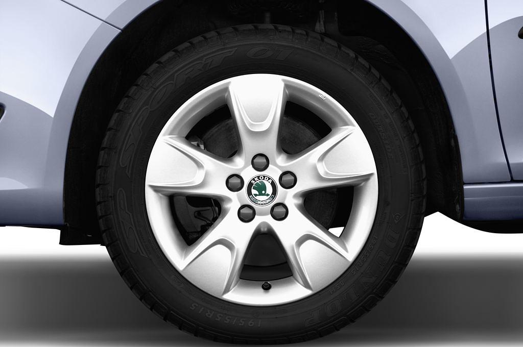 Skoda Roomster (Baujahr 2013) Active 5 Türen Reifen und Felge