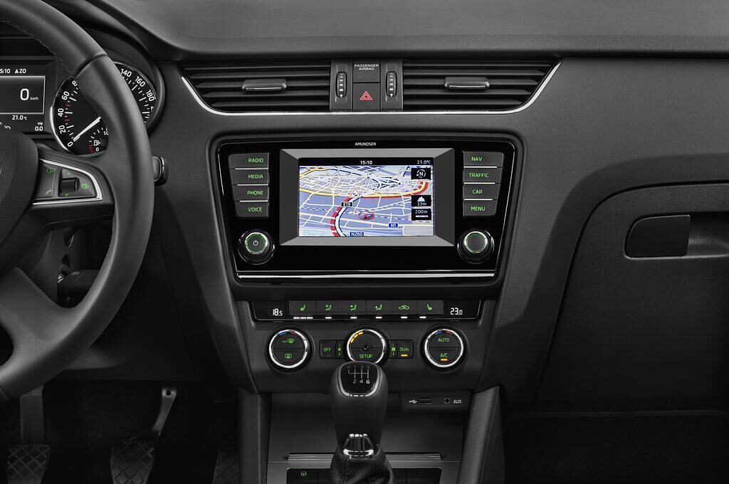 Skoda Octavia (Baujahr 2014) Ambition 5 Türen Mittelkonsole