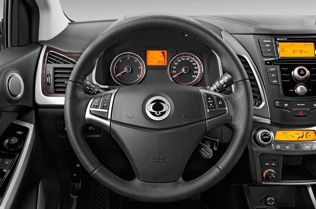 Ssangyong Korando (Baujahr 2014) Sapphire 5 Türen Lenkrad