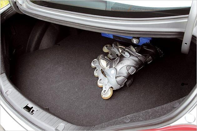 Der Gepäckraum fasst 332 Liter, ist aber nicht sonderlich hoch