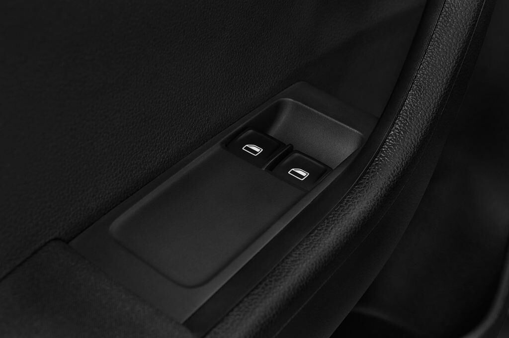 Skoda Fabia (Baujahr 2015) Ambition 5 Türen Bedienungselemente Tür